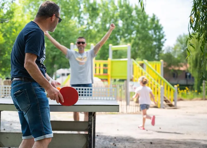 Campsite Domaine Les Epinettes *