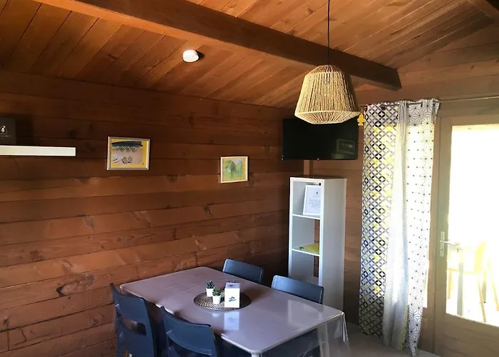 Campsite Domaine Les Epinettes *